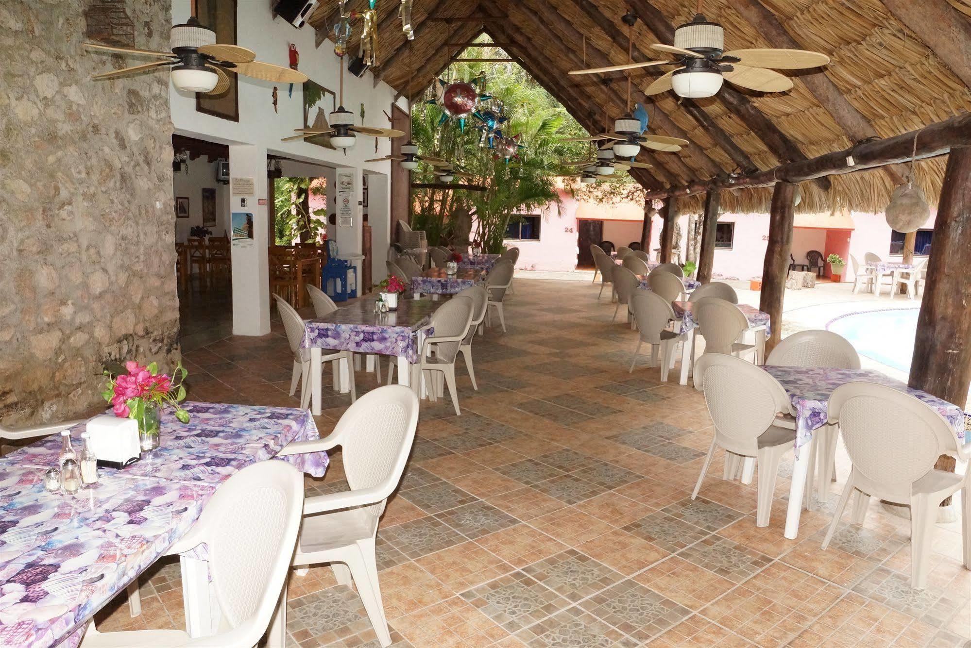 Hotel Doralba Inn Chichen ภายนอก รูปภาพ